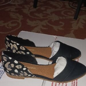 Toms Black and Leopard Print Flats